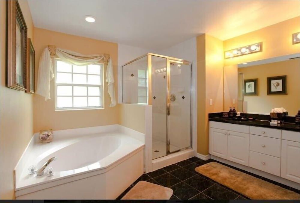 Ly235476 - Oak Island Harbour - 4 Bed 2.5 Baths Villa Family Villa, Hot Tub, Garden Area 6