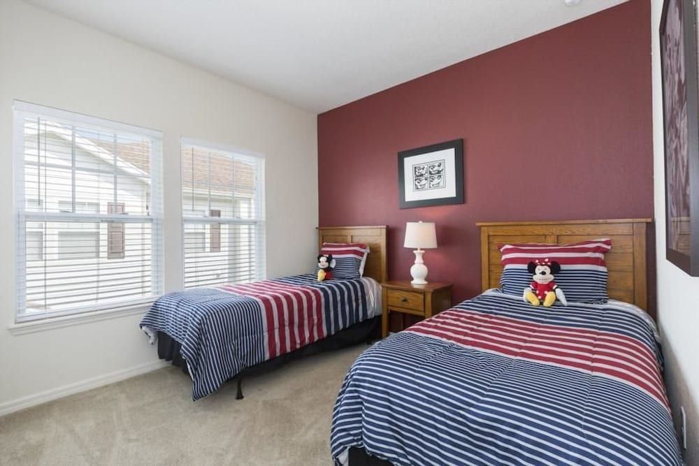 Villa Cristina - Lucaya Village Apartment