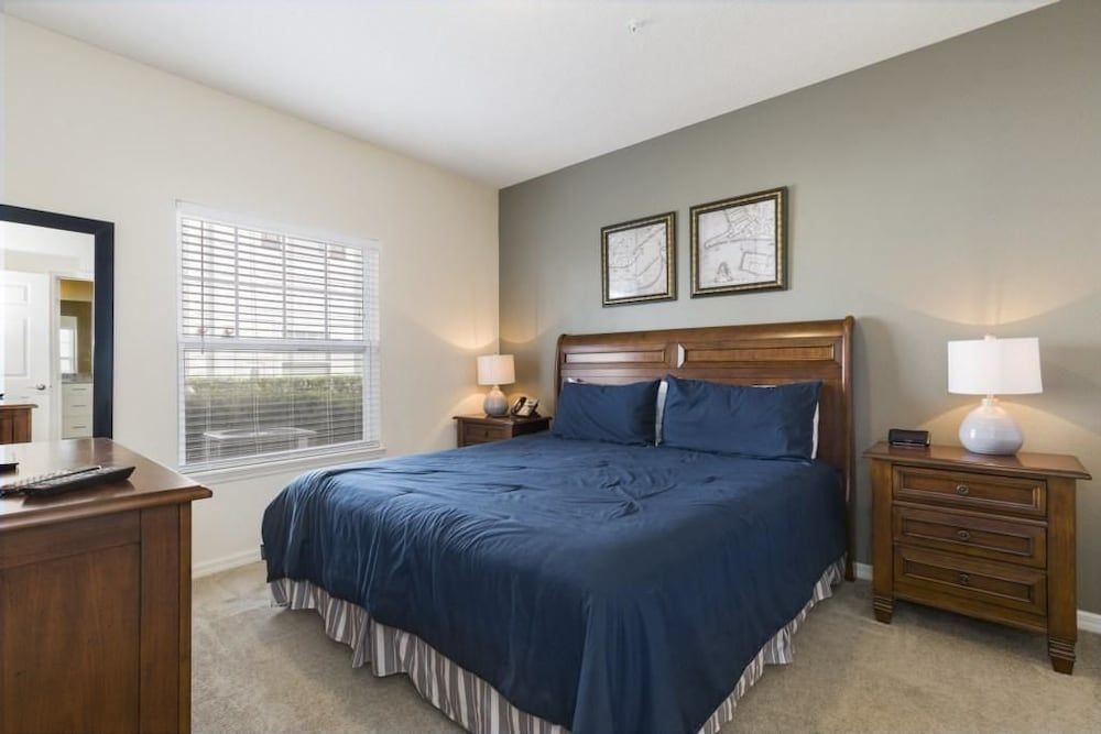 Villa Cristina - Lucaya Village Apartment 2