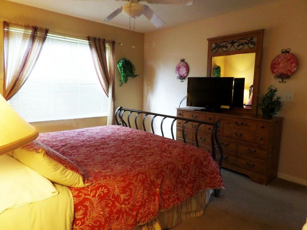 Emerald Island #4 - 7 Bed 6 Baths Villa Family Villa, Multiple Bedrooms, Garden Area 10