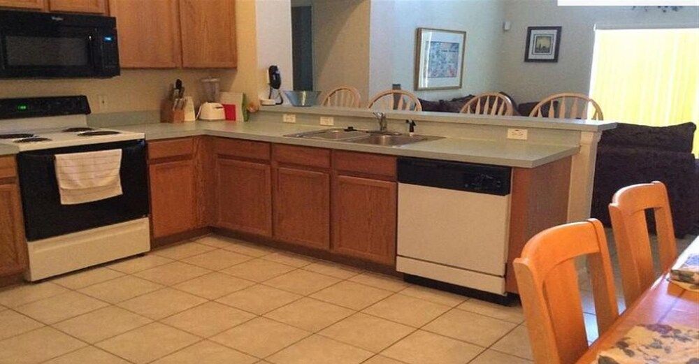 Ly240208 - Rolling Hills Estates - 4 Bed 3 Baths Villa Family Villa, Hot Tub, Garden Area 9