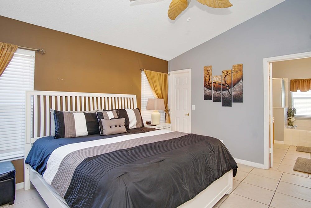 undefined Tailwinds 10