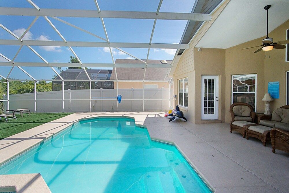 undefined Tailwinds 8