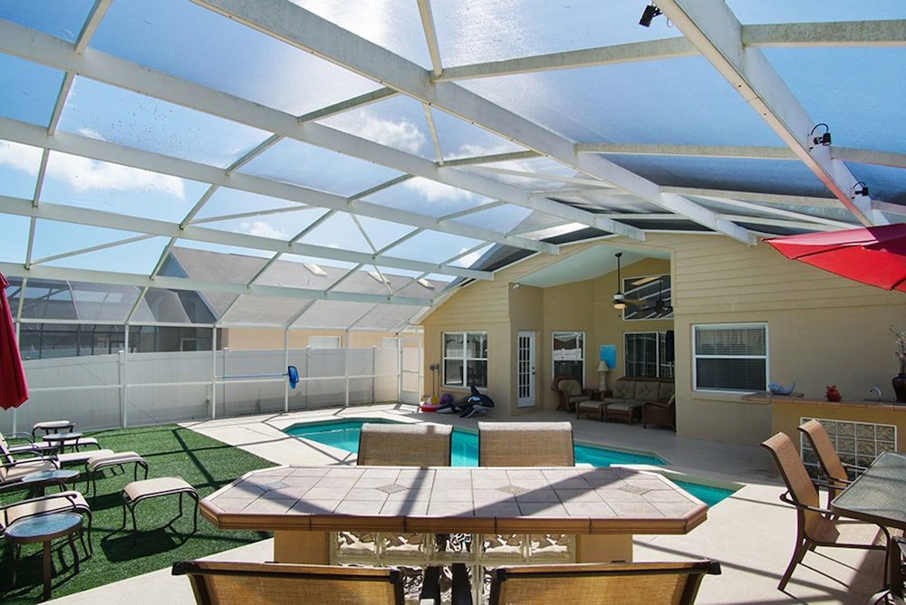 undefined Tailwinds 6