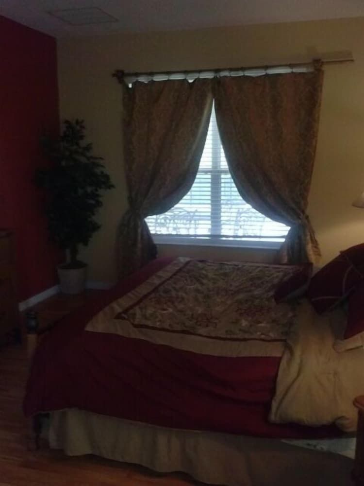 Ov3517 - Emerald Island - 7 Bed 4.5 Baths Villa Family Villa, Multiple Bedrooms, Hot Tub, Garden Area 10