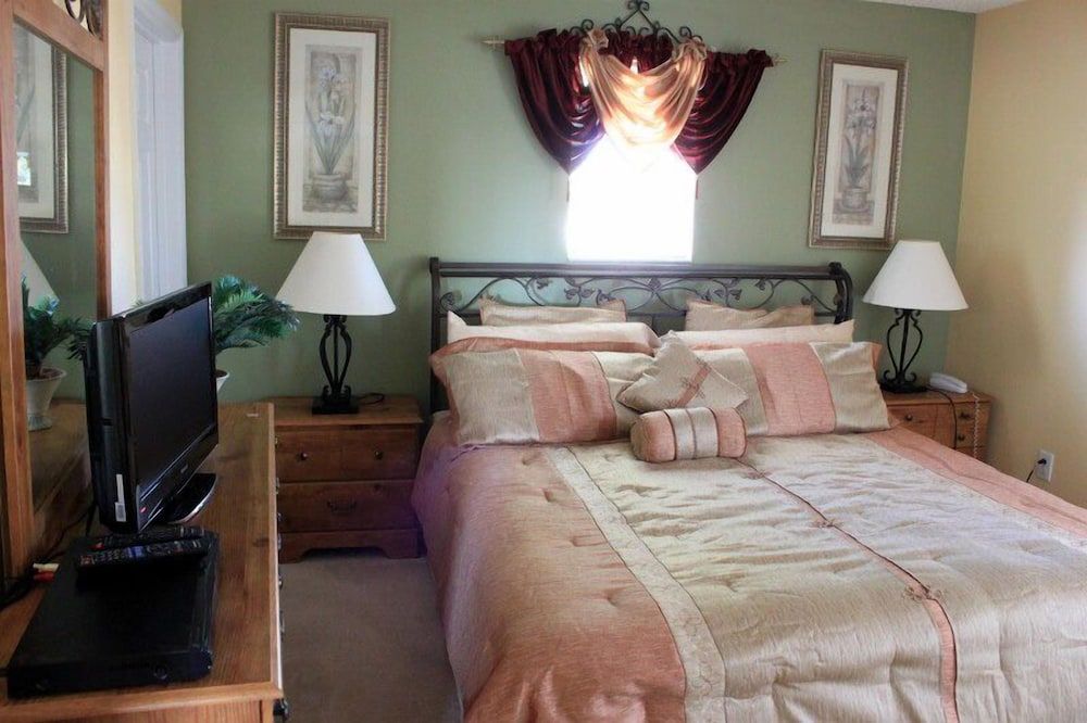 Ov2182 - Emerald Island - 7 Bed 5.5 Baths Villa Family Villa, Multiple Bedrooms, Hot Tub, Garden Area 9