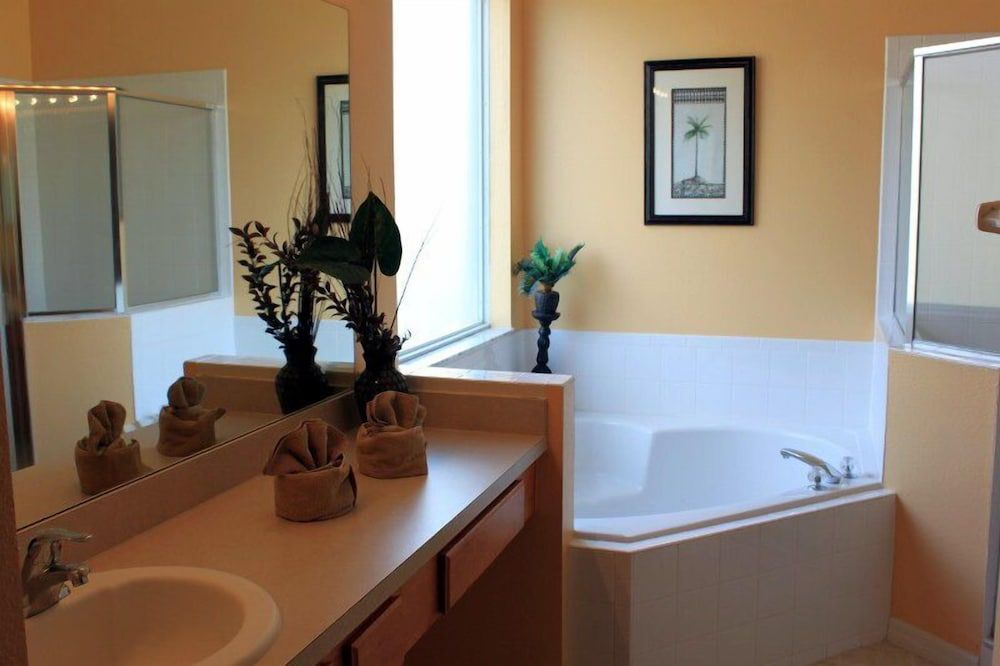 Ov2182 - Emerald Island - 7 Bed 5.5 Baths Villa Family Villa, Multiple Bedrooms, Hot Tub, Garden Area 10