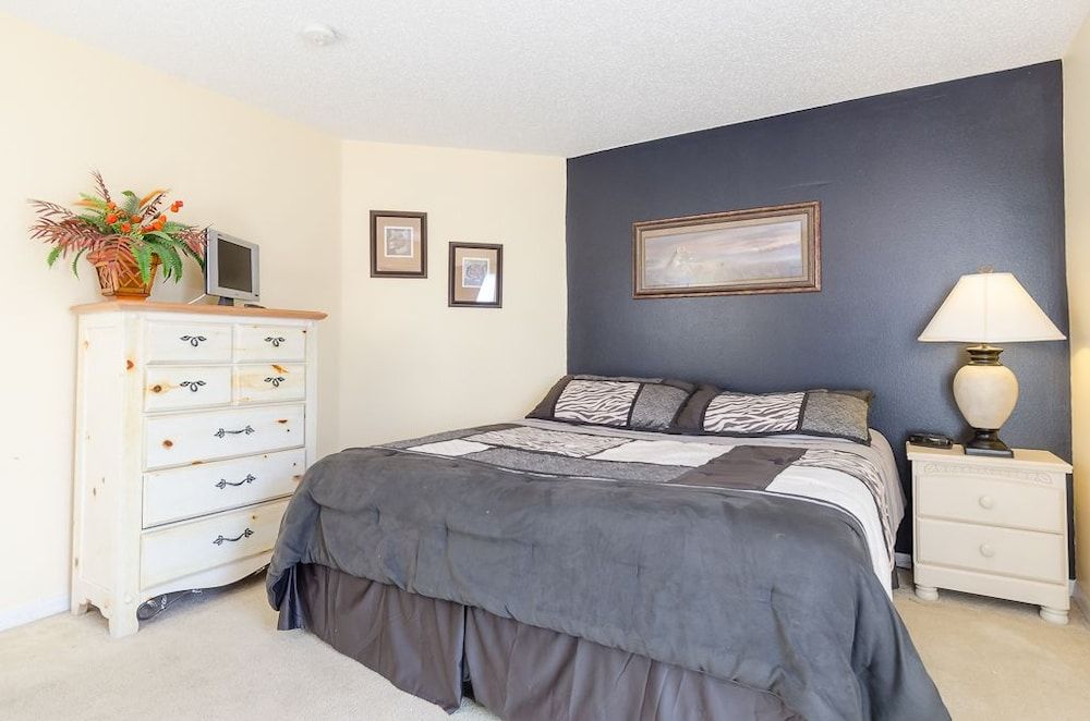 Ov1105 - Emerald Island - 6 Bed 4.5 Baths Villa Family Villa, Hot Tub, Garden Area 10