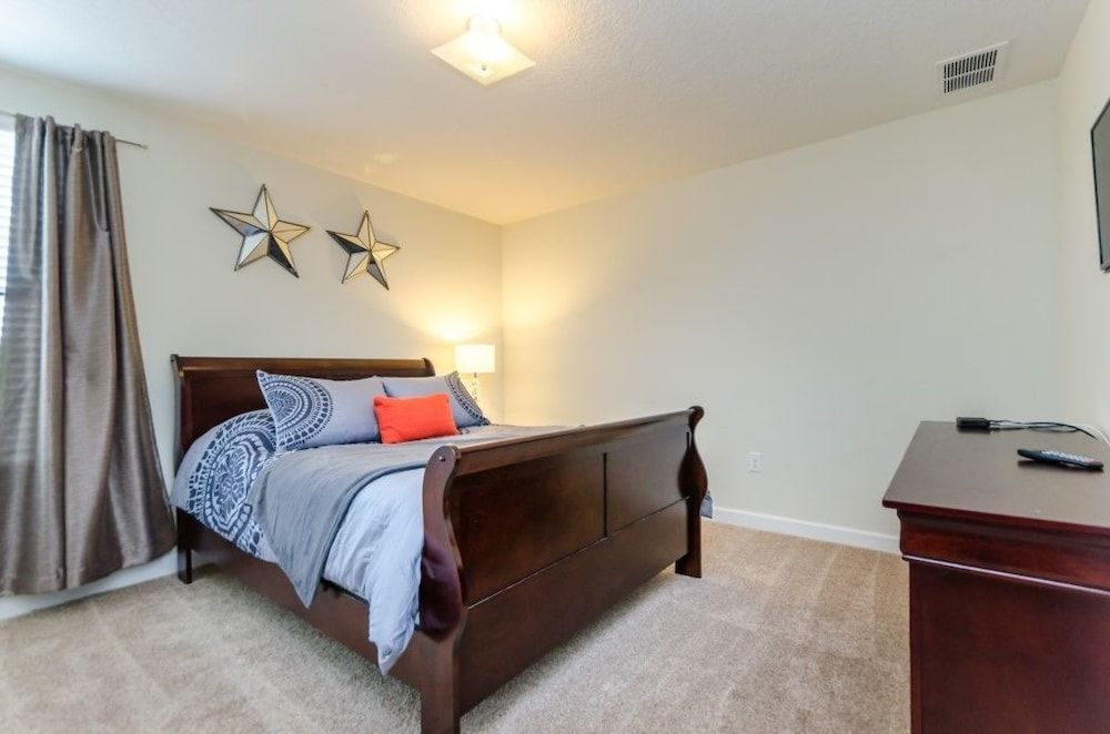 Ev220208 - Champions Gate Resort - 8 Bed 5 Baths Villa Family Villa, Multiple Bedrooms, Hot Tub, Garden Area 4