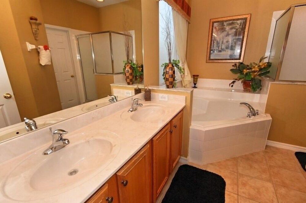 Ov751 - Emerald Island - 6 Bed 5.5 Baths Villa Family Villa, Hot Tub, Garden Area 9