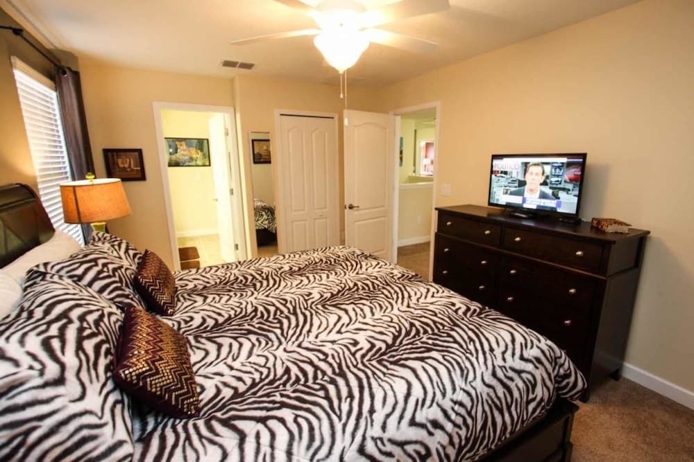 Ov4079 - Champions Gate Resort - 7 Bed 5 Baths Villa Family Villa, Multiple Bedrooms, Hot Tub, Garden Area 5