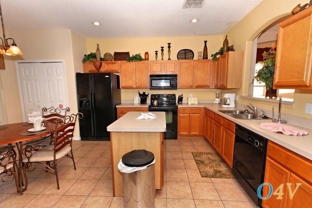 Ov650 - Emerald Island - 6 Bed 5.5 Baths Villa Family Villa, Hot Tub, Garden Area 9