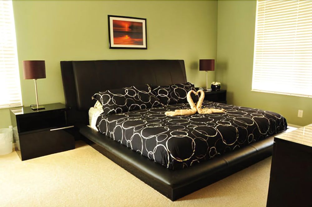 Ov3990 - Emerald Island - 7 Bed 4.5 Baths Villa Family Villa, Multiple Bedrooms, Hot Tub, Garden Area