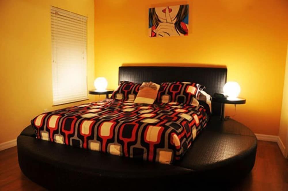 Ov3990 - Emerald Island - 7 Bed 4.5 Baths Villa Family Villa, Multiple Bedrooms, Hot Tub, Garden Area 2