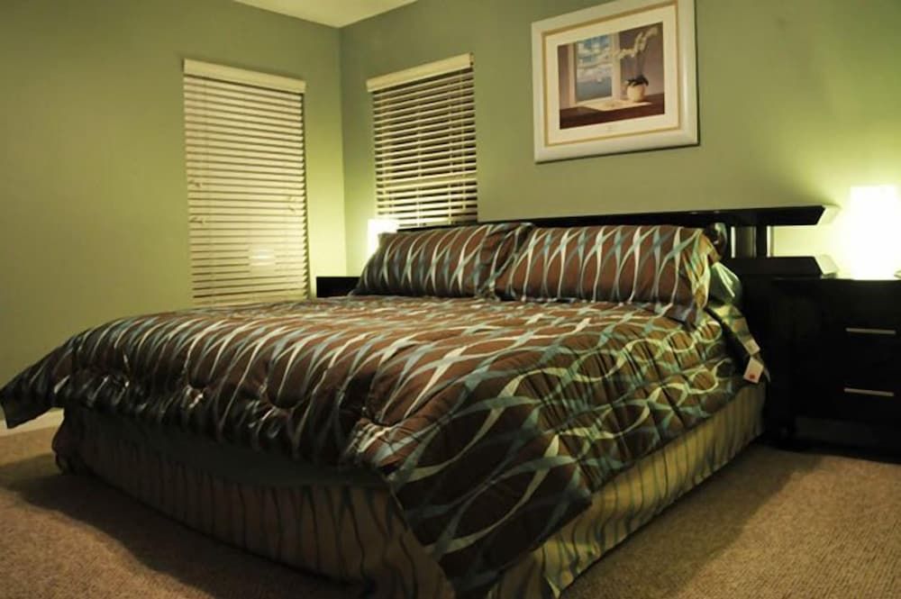 Ov3990 - Emerald Island - 7 Bed 4.5 Baths Villa Family Villa, Multiple Bedrooms, Hot Tub, Garden Area 4