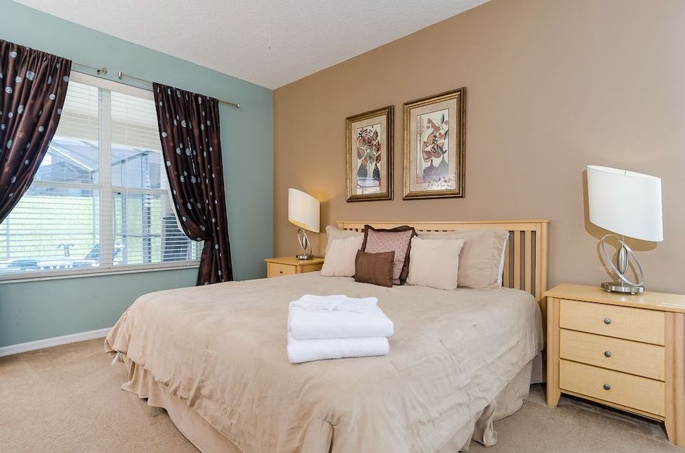 Ov1138 - Emerald Island - 7 Bed 4.5 Baths Villa Family Villa, Multiple Bedrooms, Hot Tub, Garden Area 4