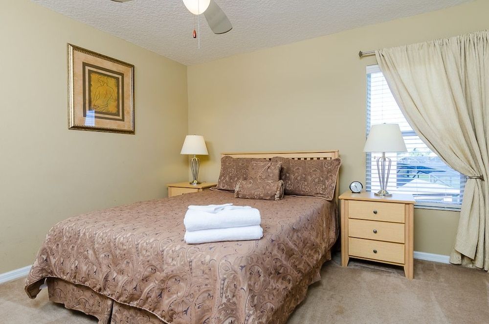 Ov1138 - Emerald Island - 7 Bed 4.5 Baths Villa Family Villa, Multiple Bedrooms, Hot Tub, Garden Area 5