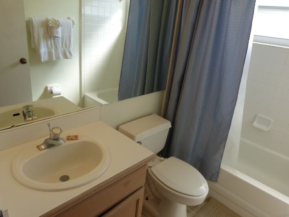 Ir700or 3 Bedroom Villa by Redawning Villa, 3 Bedrooms 5