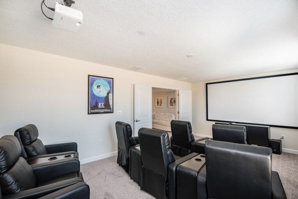 8942tw 8 Bedroom Villa by RedAwning Villa, Multiple Bedrooms 26