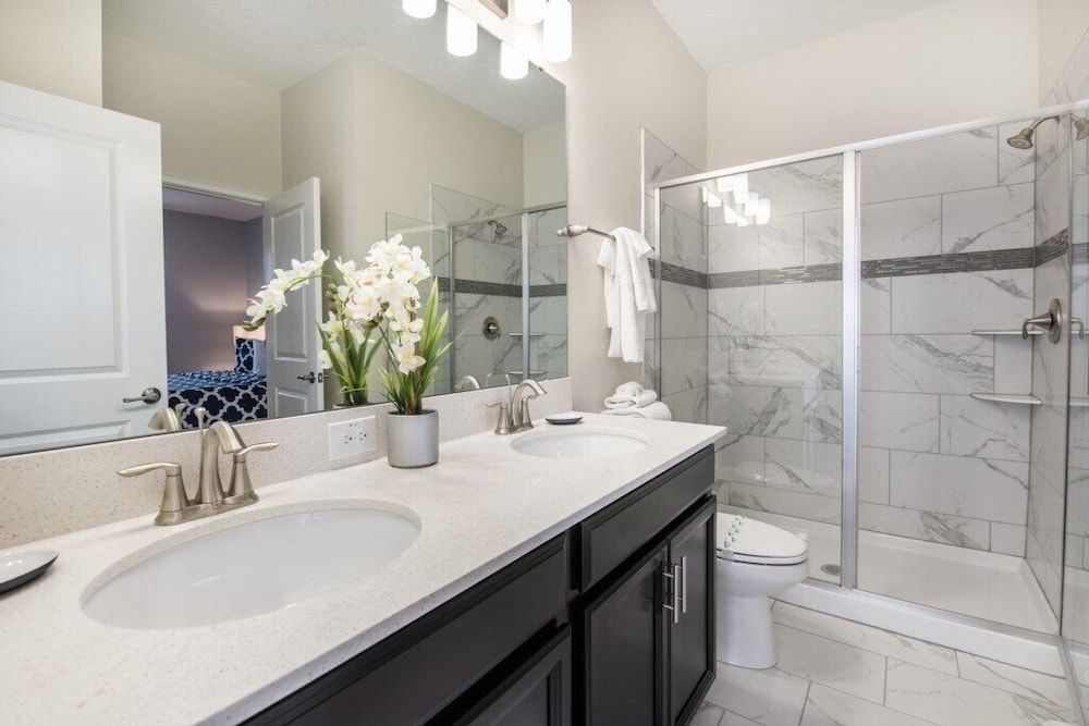 8942tw 8 Bedroom Villa by RedAwning Villa, Multiple Bedrooms 18