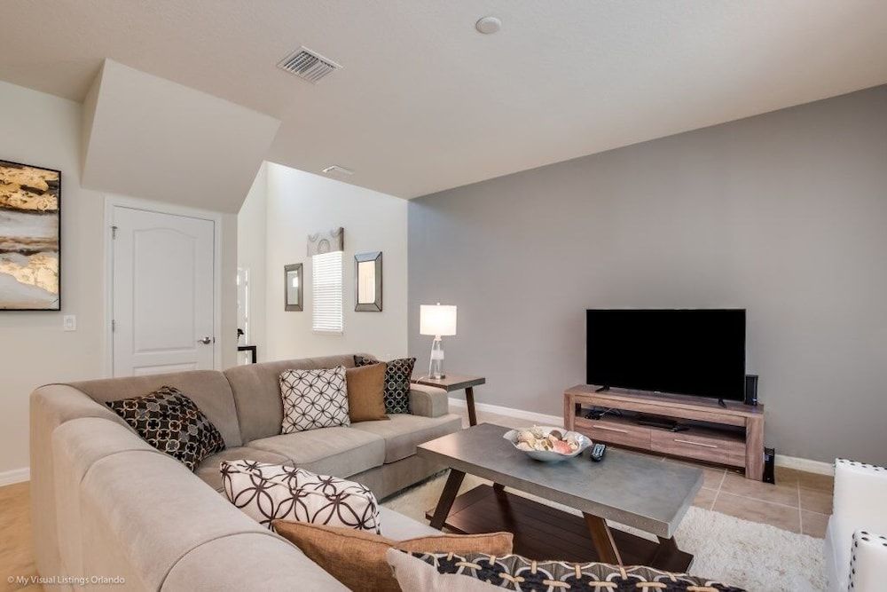 1857nice 5 Bedroom Villa by RedAwning Villa, 5 Bedrooms 24