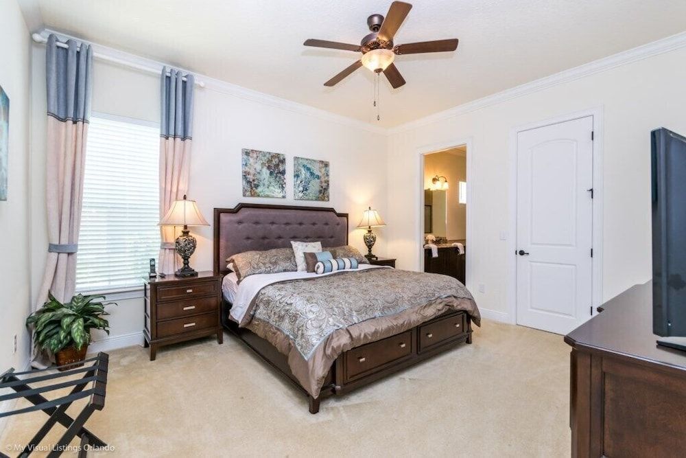 Reunion Resort 5 Bed Majestic ! 5 Bedroom Villa by RedAwning Villa, 5 Bedrooms