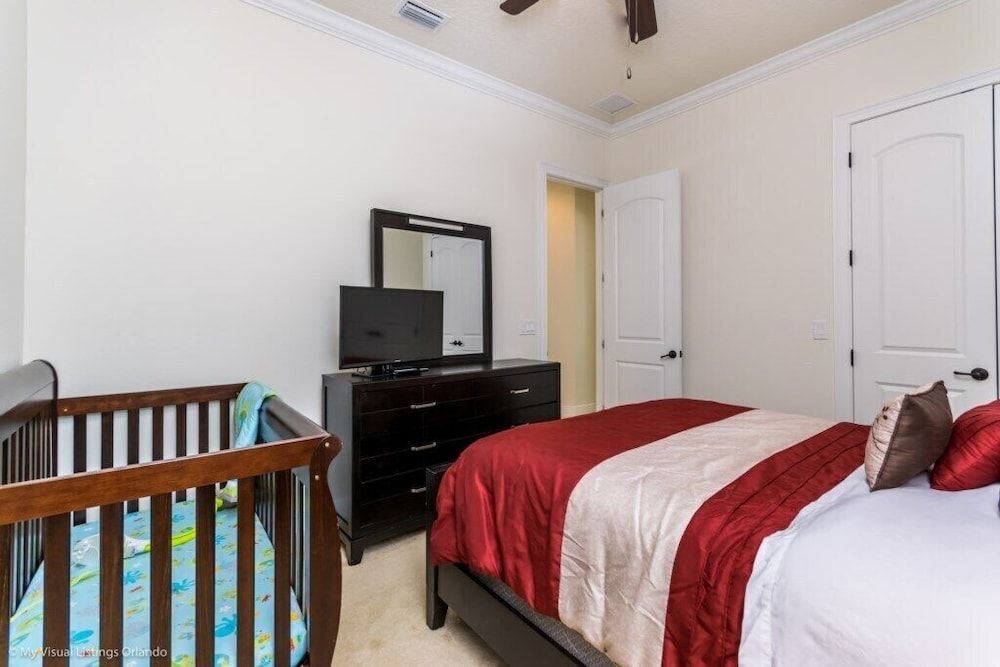 Reunion Resort 5 Bed Majestic ! 5 Bedroom Villa by RedAwning Villa, 5 Bedrooms 8