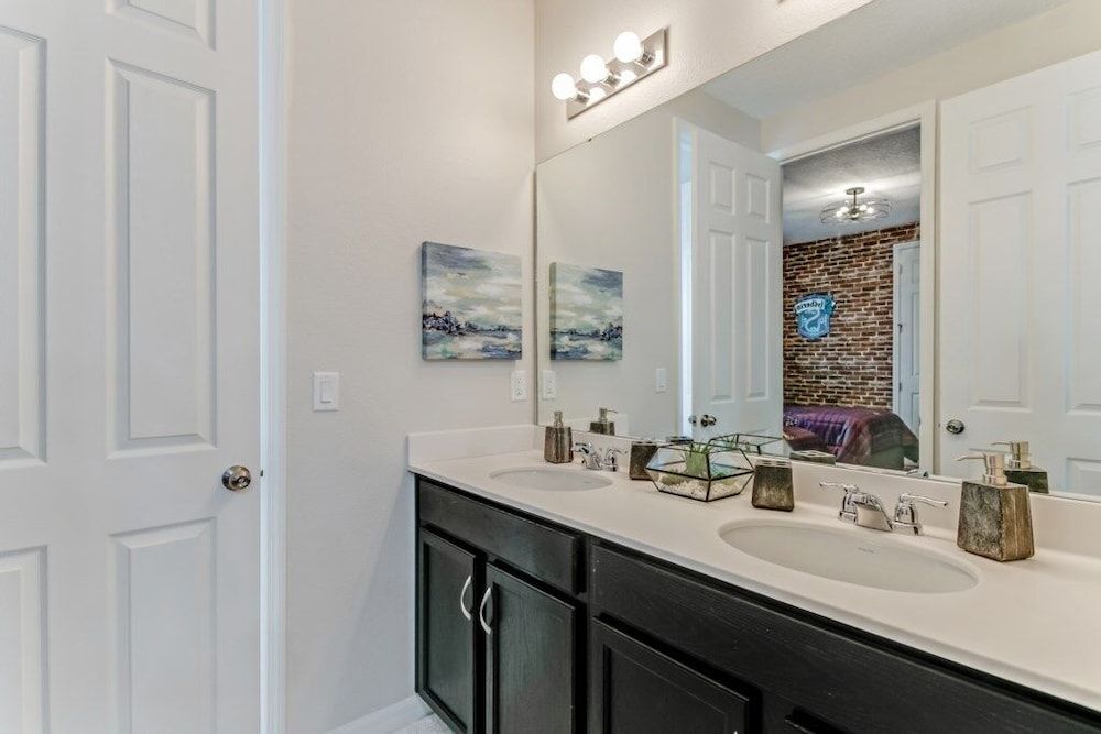 1787cvt Luxury 6 Bed With Saltwater Pool/spa 6 Bedroom Villa by RedAwning Villa, 6 Bedrooms 20