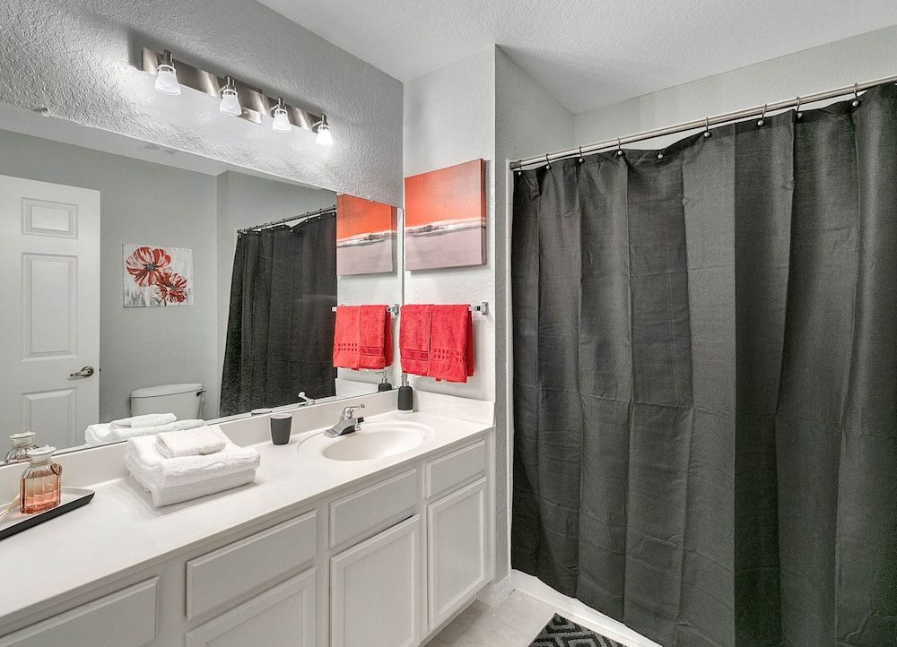 4 Bedroom Townhouse, Resort, 15 Mins to Disney, Themed Rooms perfect for Kids Luxury Villa, 4 Bedrooms, Pool Access 14