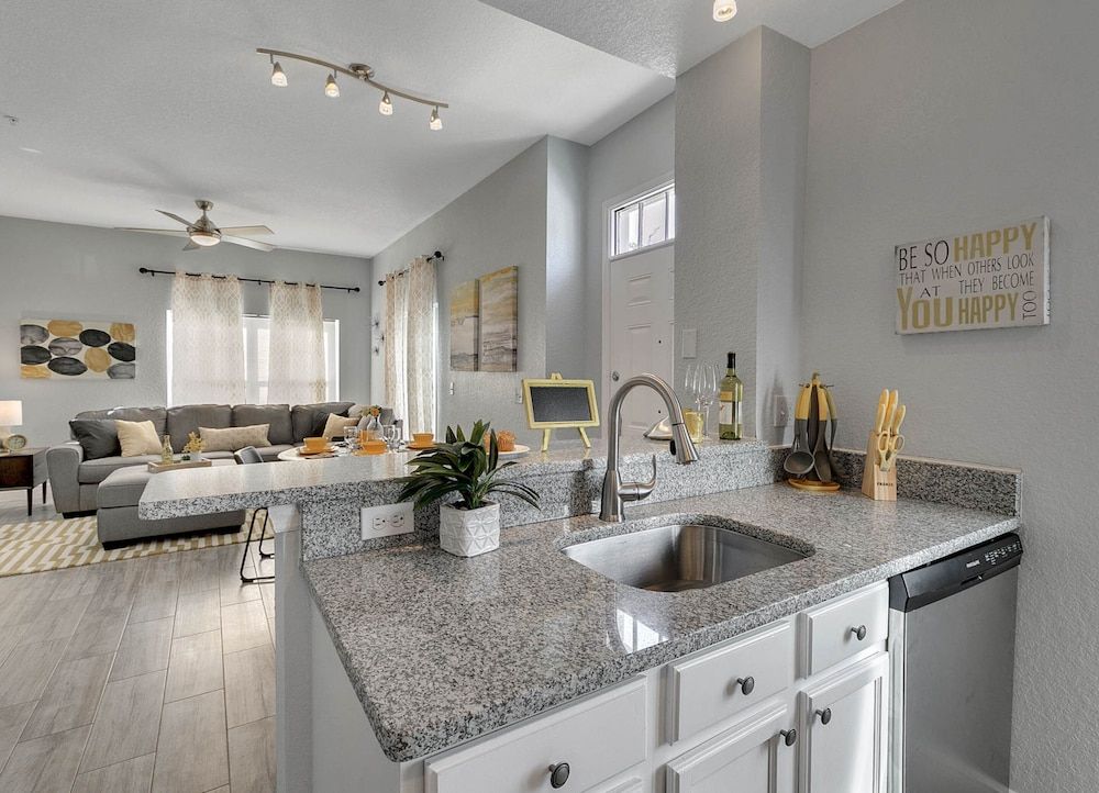 4 Bedroom Townhouse, Resort, 15 Mins to Disney, Themed Rooms perfect for Kids Luxury Villa, 4 Bedrooms, Pool Access 11