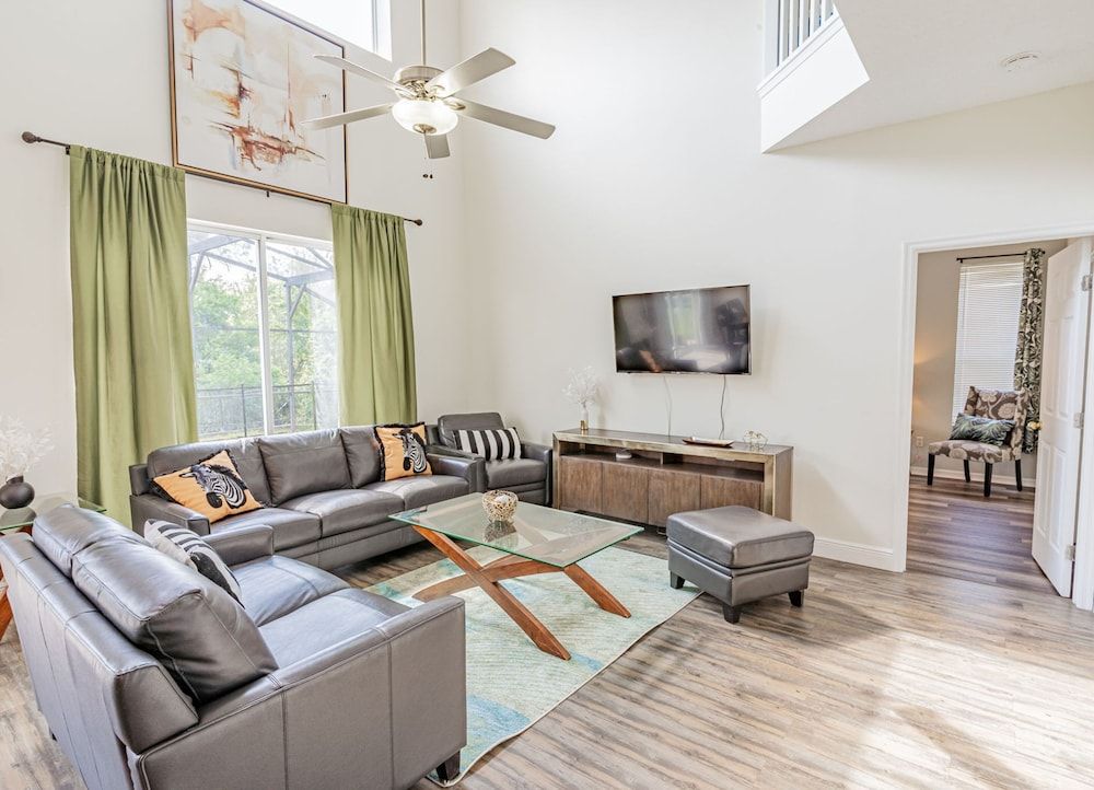 Themed 7 Bedroom Villa, 12 Min to Disney, Resort Access Luxury Villa, Multiple Bedrooms, Private Pool 12