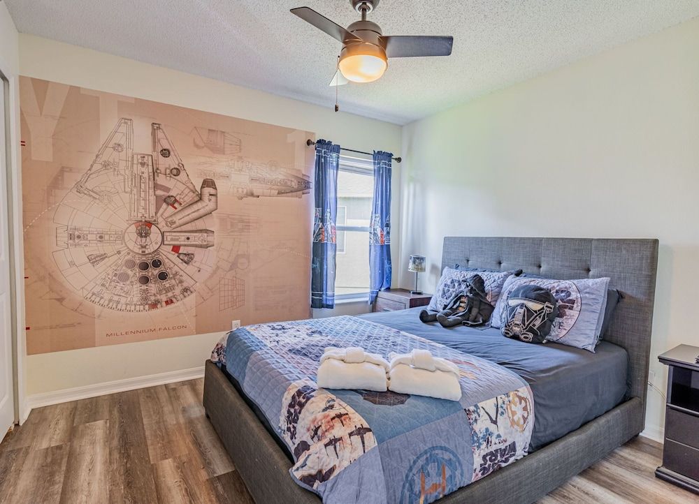 undefined Themed 7 Bedroom Villa, 12 Min to Disney, Resort Access 8