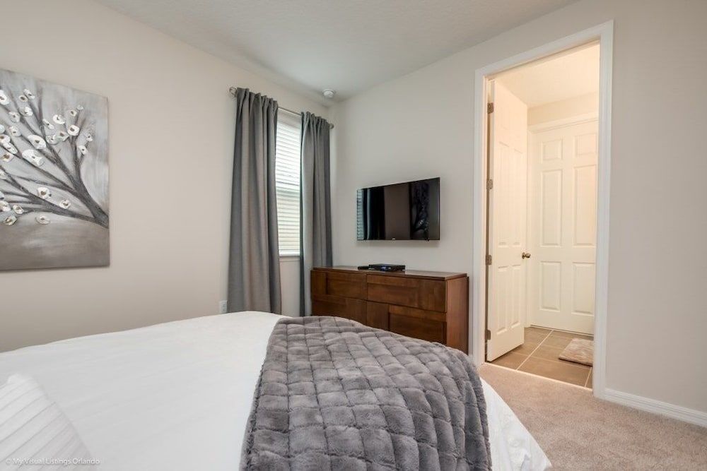 undefined Solara Resort 9 Bedroom Resort Villa by RedAwning 9