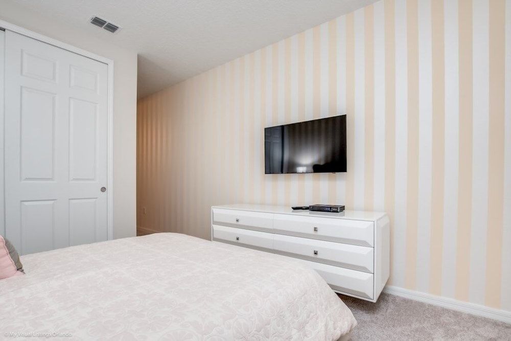 undefined Solara Resort 9 Bedroom Resort Villa by RedAwning 7