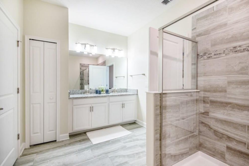 New! Champions Gate Huge Space For 16! 8 Bedroom Villa by Redawning Villa, Multiple Bedrooms 26