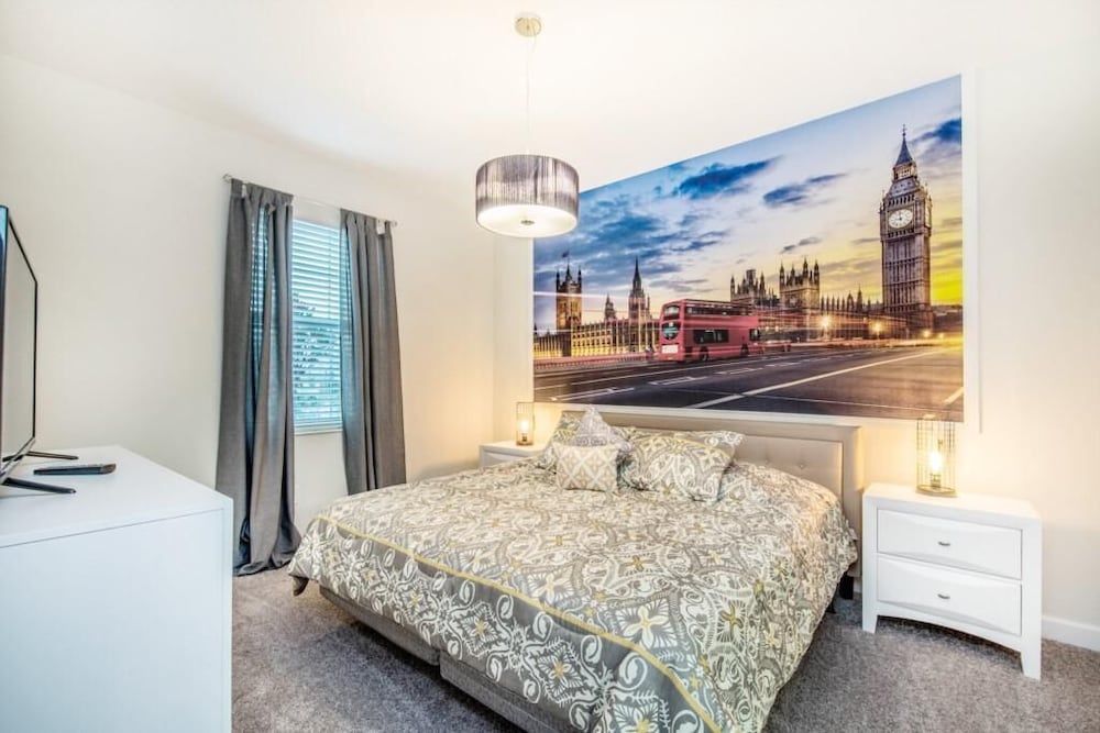 undefined New! Champions Gate Huge Space For 16! 8 Bedroom Villa by Redawning 4