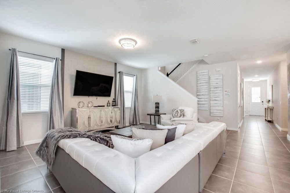 1504 New Luxury 6 Bed With Pool/spa 6 Bedroom Villa by RedAwning Villa, 6 Bedrooms