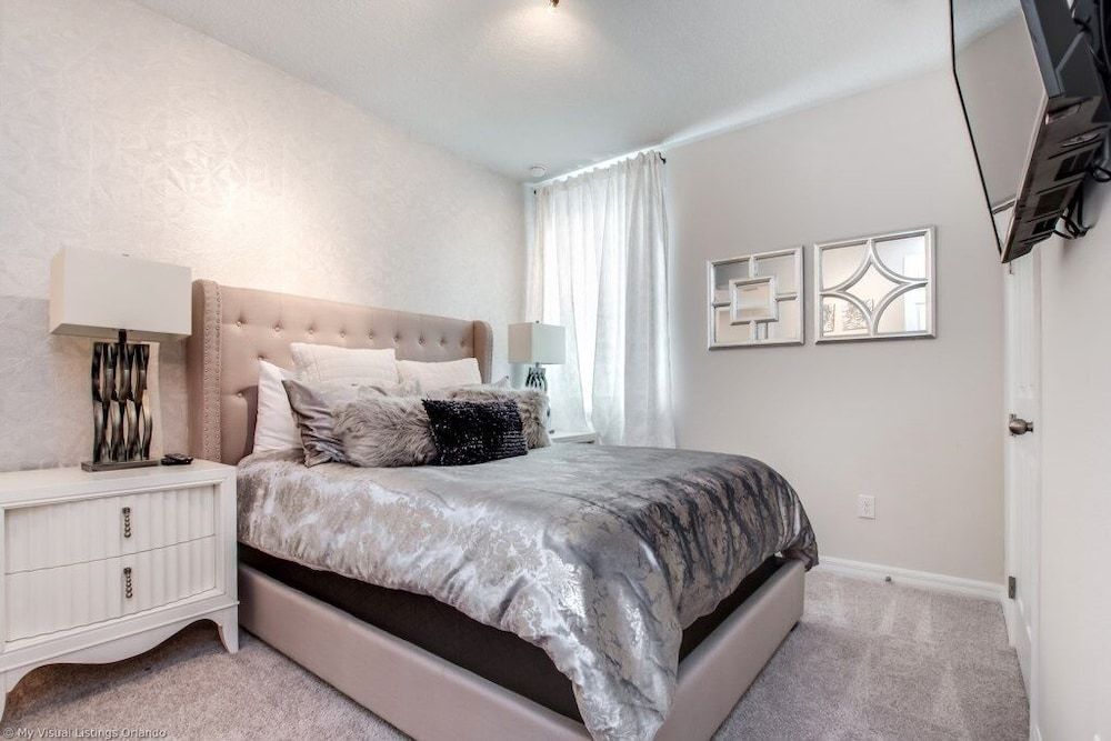 1504 New Luxury 6 Bed With Pool/spa 6 Bedroom Villa by RedAwning Villa, 6 Bedrooms 7