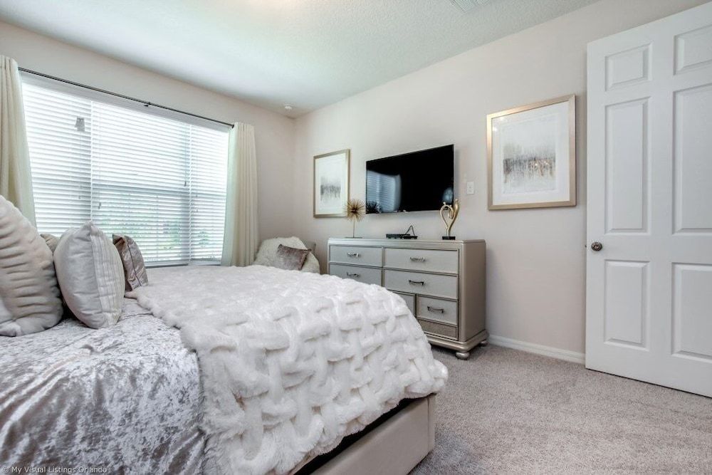 1504 New Luxury 6 Bed With Pool/spa 6 Bedroom Villa by RedAwning Villa, 6 Bedrooms 3