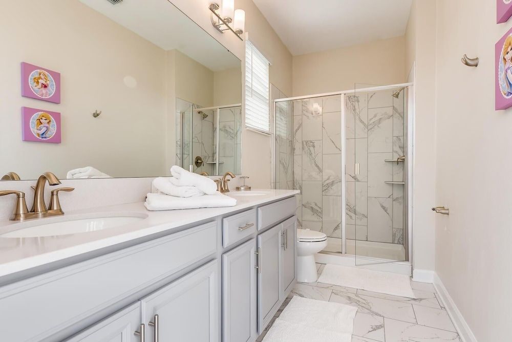 8992 CC - Exquisite 5 Bed Single Family House, Multiple Beds (8992 CC - Exquisite 5 Bed Single Fami) 11