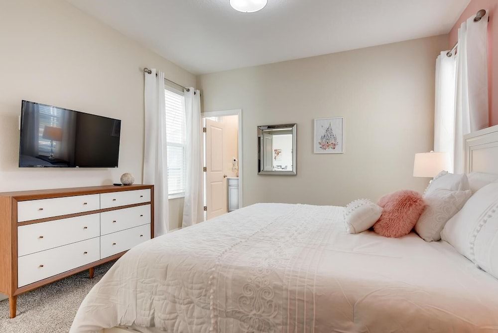 8992 CC - Exquisite 5 Bed Single Family House, Multiple Beds (8992 CC - Exquisite 5 Bed Single Fami) 3