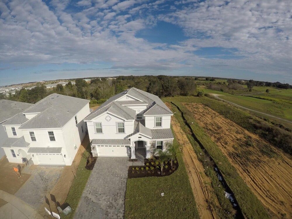 undefined 8801 IC 8BR Dream Retreat: Luxury Villa