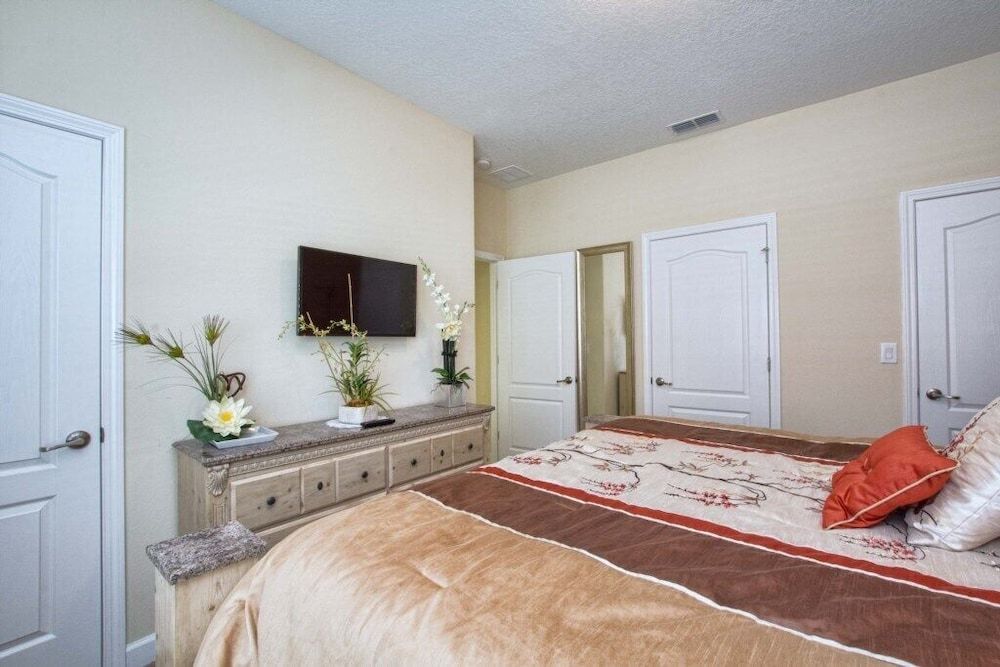 Paradise Palms- 4 Bed Townhome W/splashpool-3087pp 4 Bedroom Townhouse by RedAwning Townhome, 4 Bedrooms 6