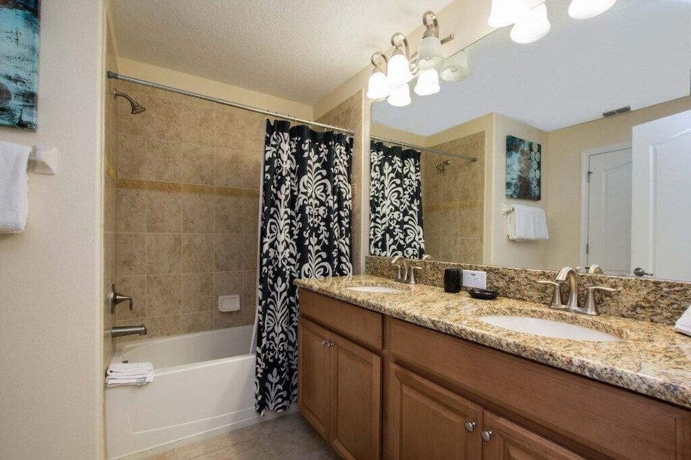 Paradise Palms- 4 Bed Townhome W/splashpool-3087pp 4 Bedroom Townhouse by RedAwning Townhome, 4 Bedrooms 29