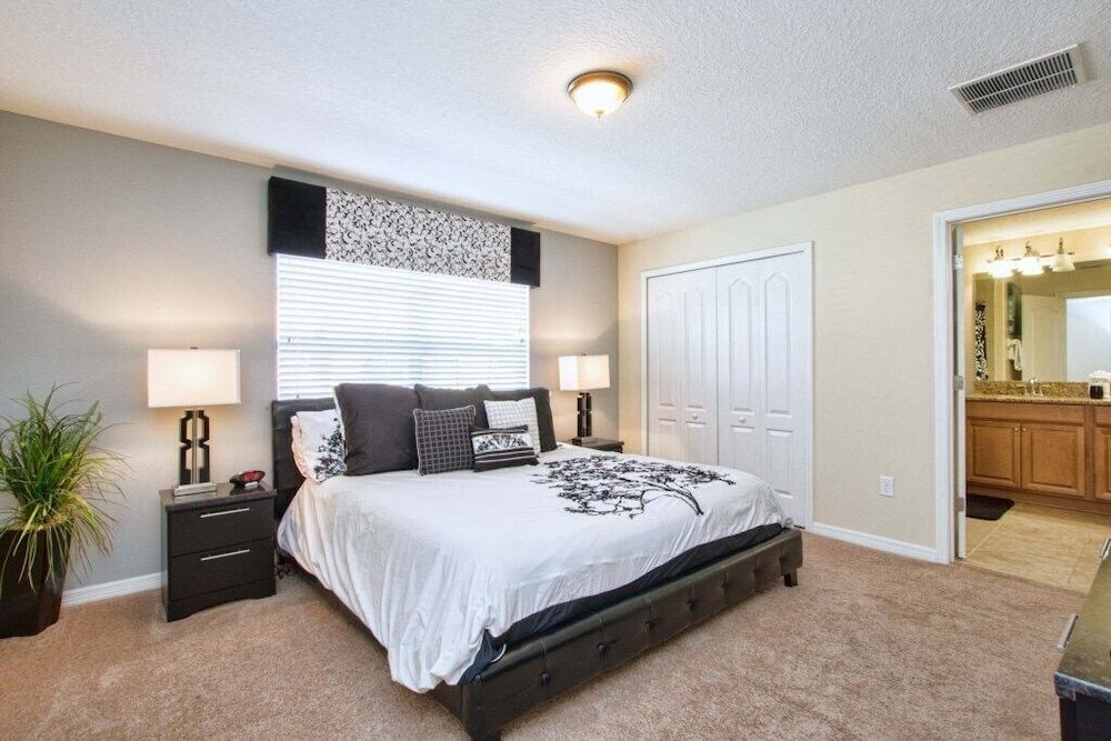 Paradise Palms- 4 Bed Townhome W/splashpool-3087pp 4 Bedroom Townhouse by RedAwning Townhome, 4 Bedrooms 9