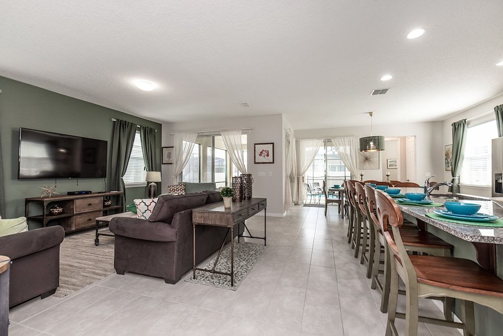 Amazing 6 Bedroom 5 Bathroom Solara Resort Villa Villa 17