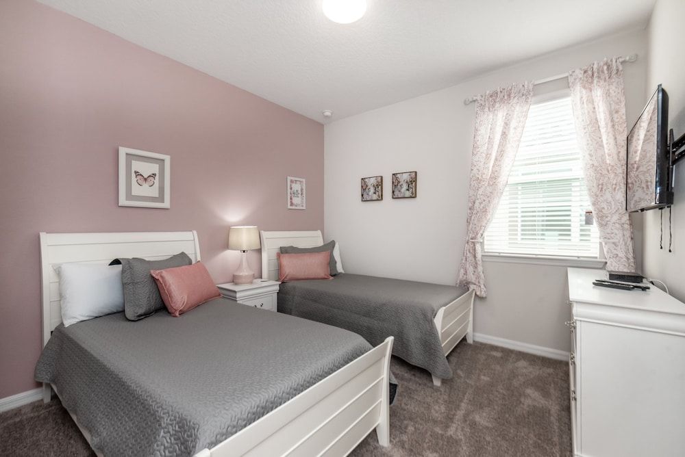 Amazing 6 Bedroom 5 Bathroom Solara Resort Villa Villa 22