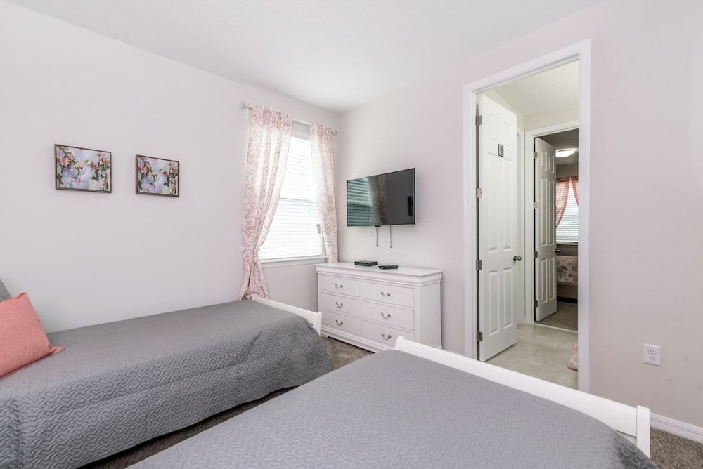 Amazing 6 Bedroom 5 Bathroom Solara Resort Villa Villa 12