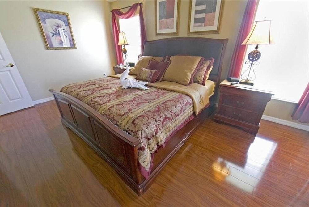 undefined Lou's Indian Creek 4 Bedroom Home by RedAwning 5