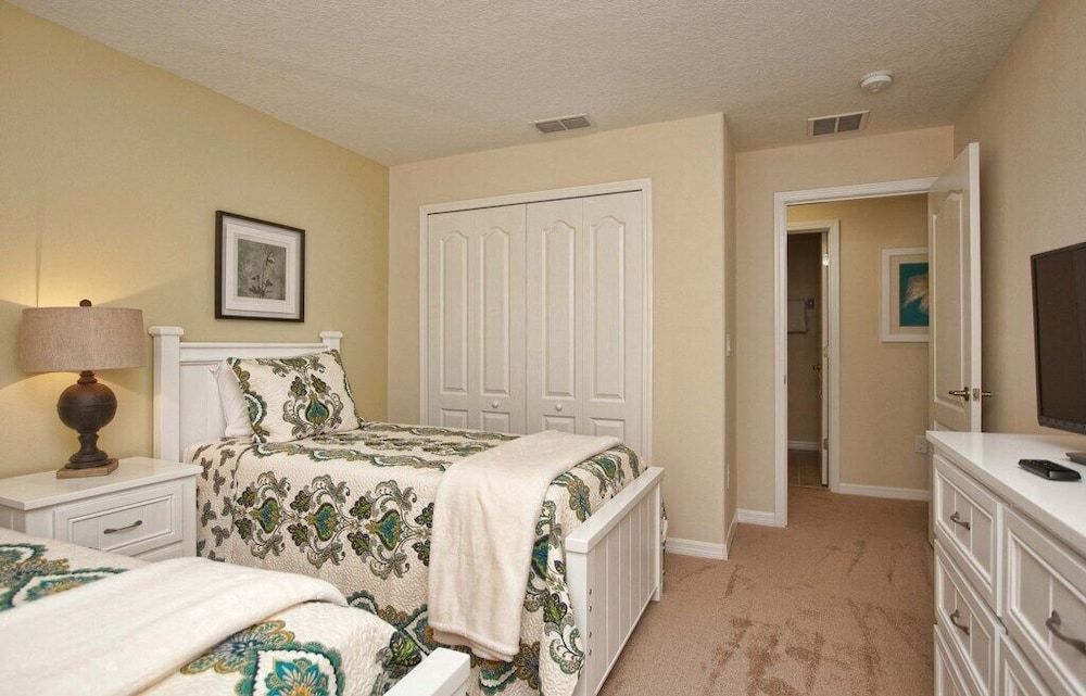 Paradise Palms- 4 Bed Townhome W/splashpool-3202pp 4 Bedroom Townhouse by RedAwning Townhome, 4 Bedrooms 7